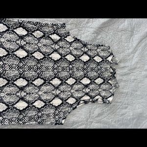 Sleeveless turtle neck crop top